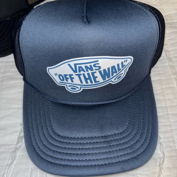 Set of two adjustable Vans trucker hats - Picture 6 of 13